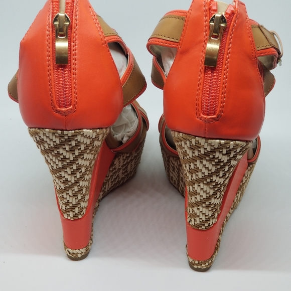 CATALINA - Picture 2 of 4